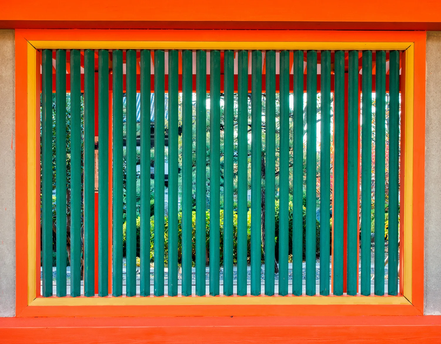 Straight-on view of Sanjusangendo window (November 2013).