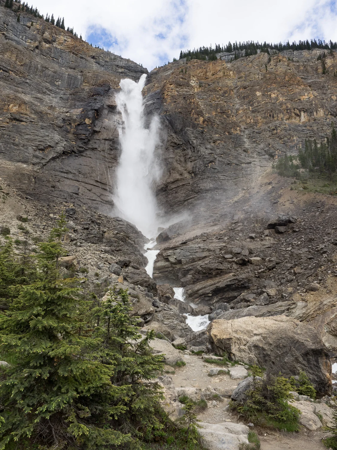 Takakkaw Falls