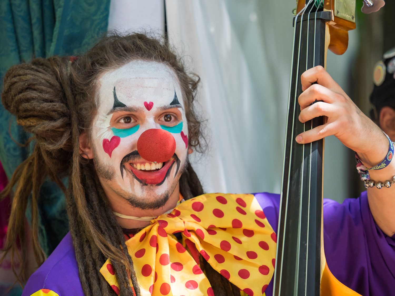 Clown Bassist-7120115.jpg