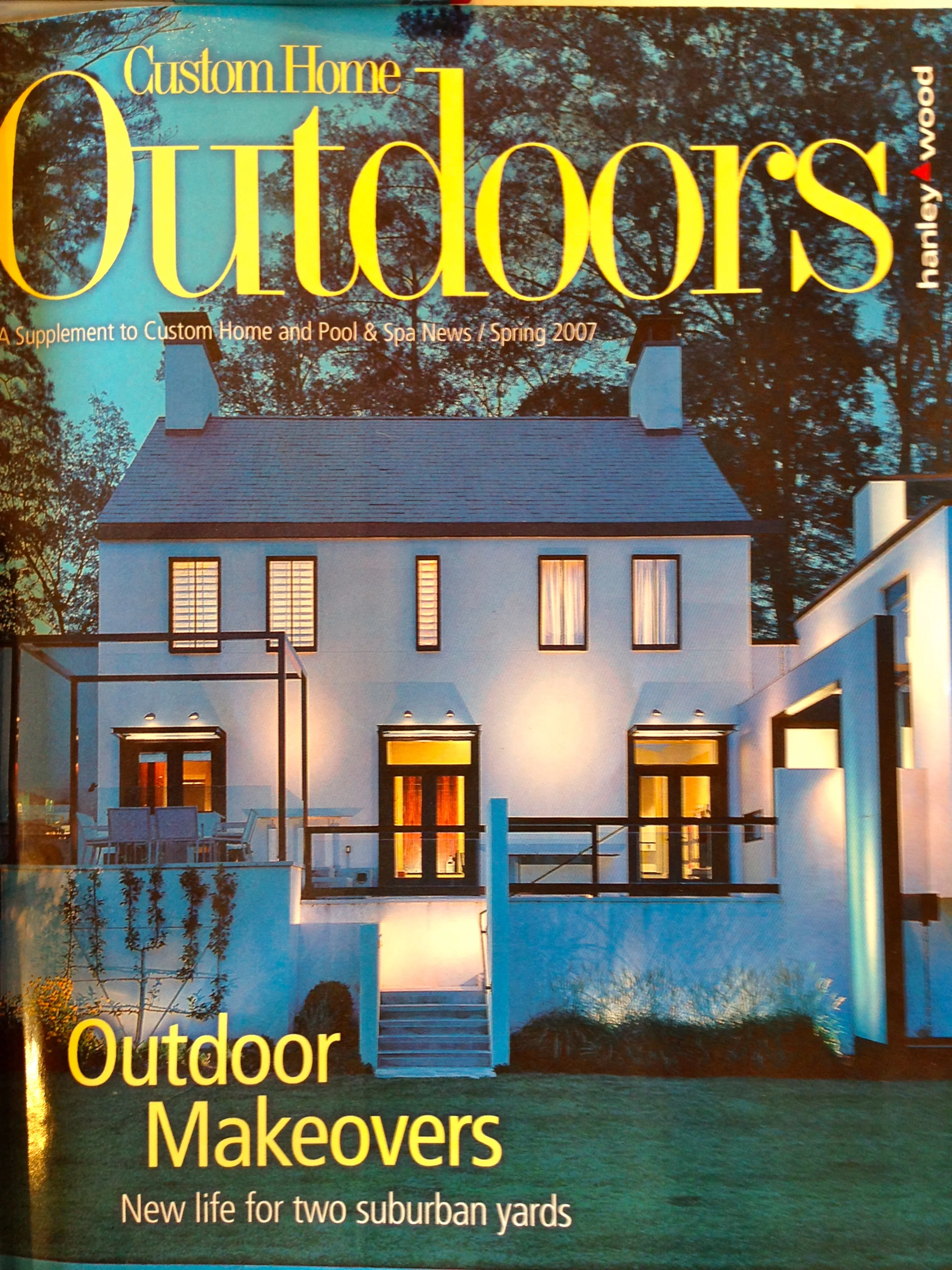 Hovis feature in Custom Home Outdoors Outdoor Bathroom