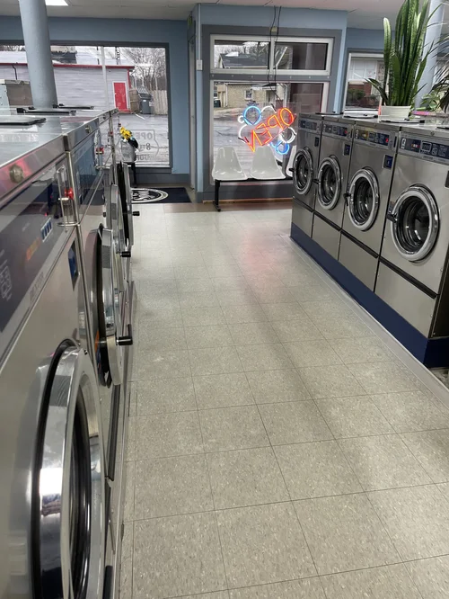 White Spot Coin Laundry photo 4