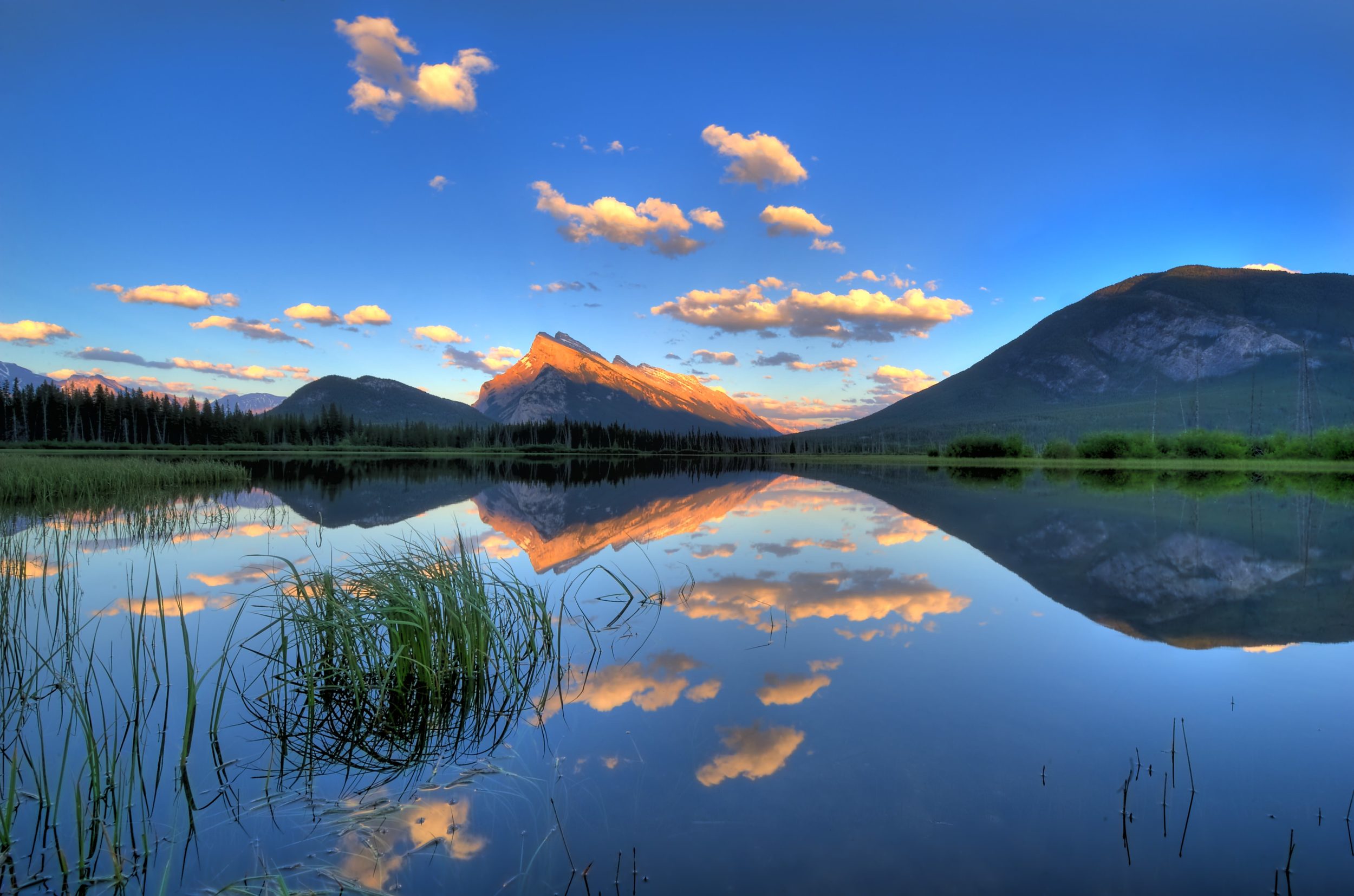  Vermillion lakes and Mt Rundle, Canadian Rockies 