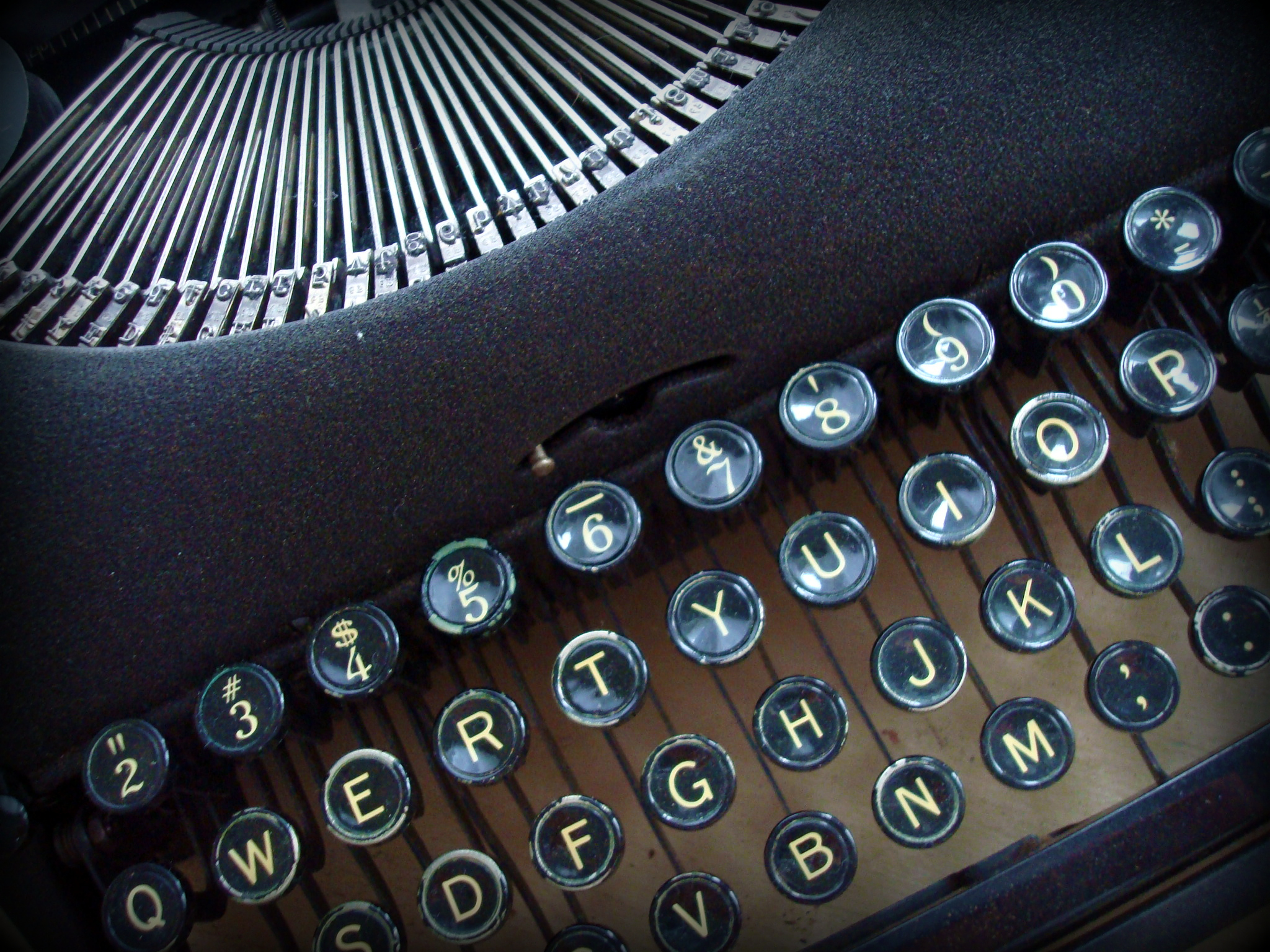 Typewriter1.jpg