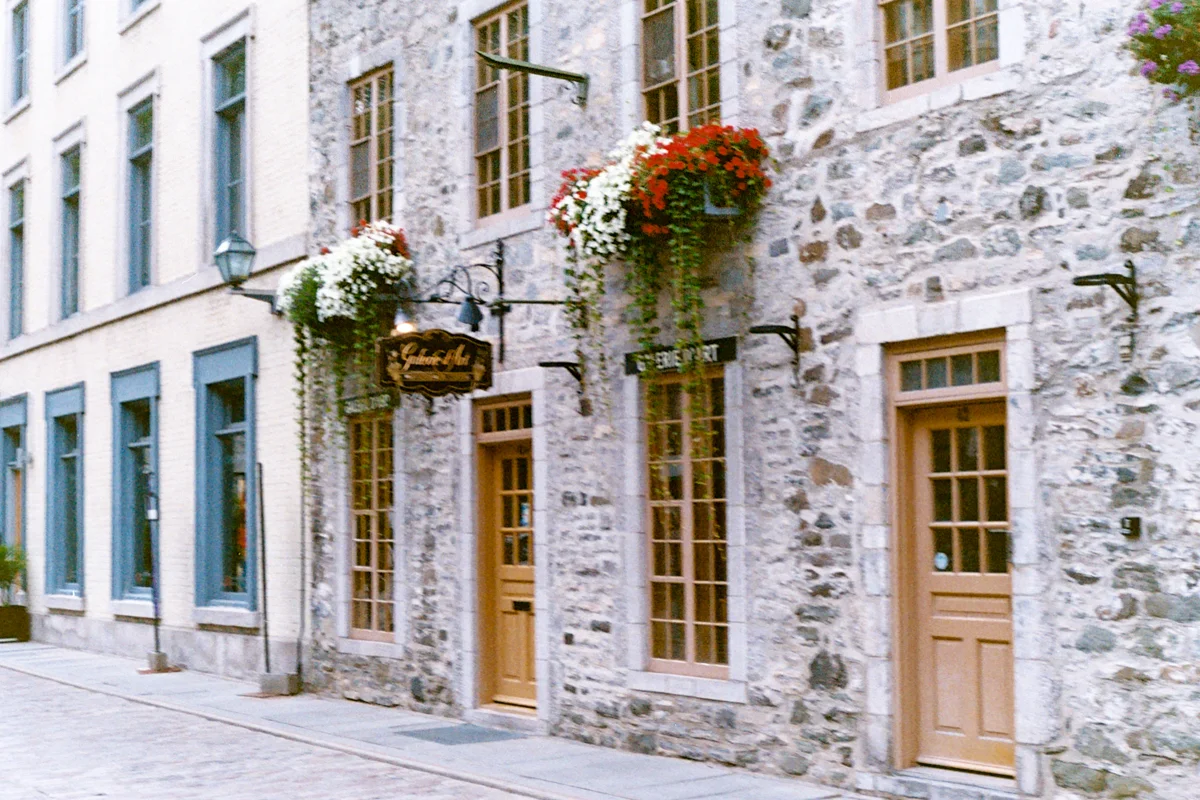 Azzari Jarrett | Pentax K1000 | Film | Quebec City