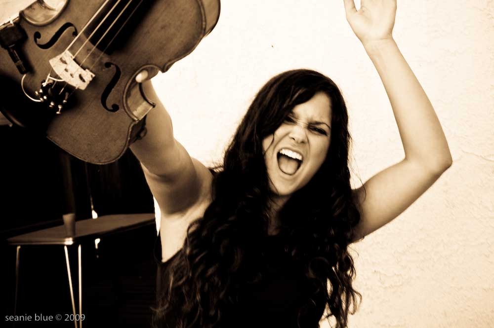 Helena Protopapas • singer & violinist
