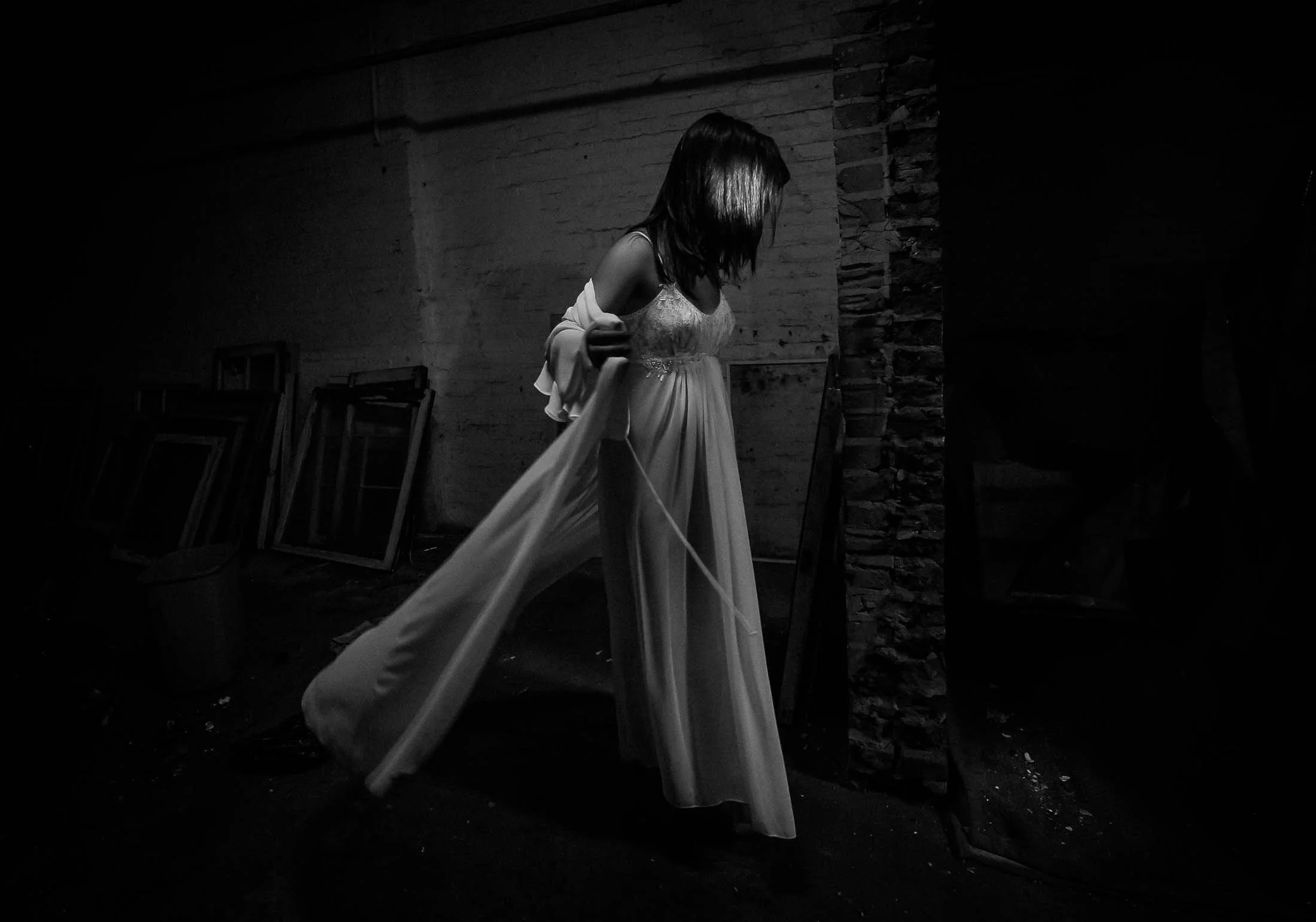 song DARKNESS 2500-40-100-8576.jpg