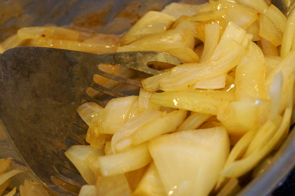 CajunSpiced Chicken Livers with Bacon and Onion — The Curious Coconut