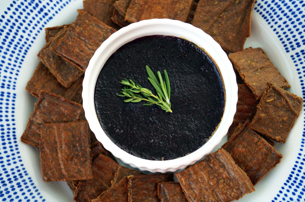 Dairy-free beef liver pate + the perfect paleo crackers // TheCuriousCoconut.com