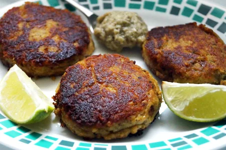 5 Ingredient Egg-Free Salmon Patties (Paleo, AIP)