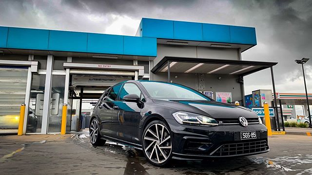 So fresh, so clean. 
_
#freshridecarwash #truganina #melbourne #vw #golfr