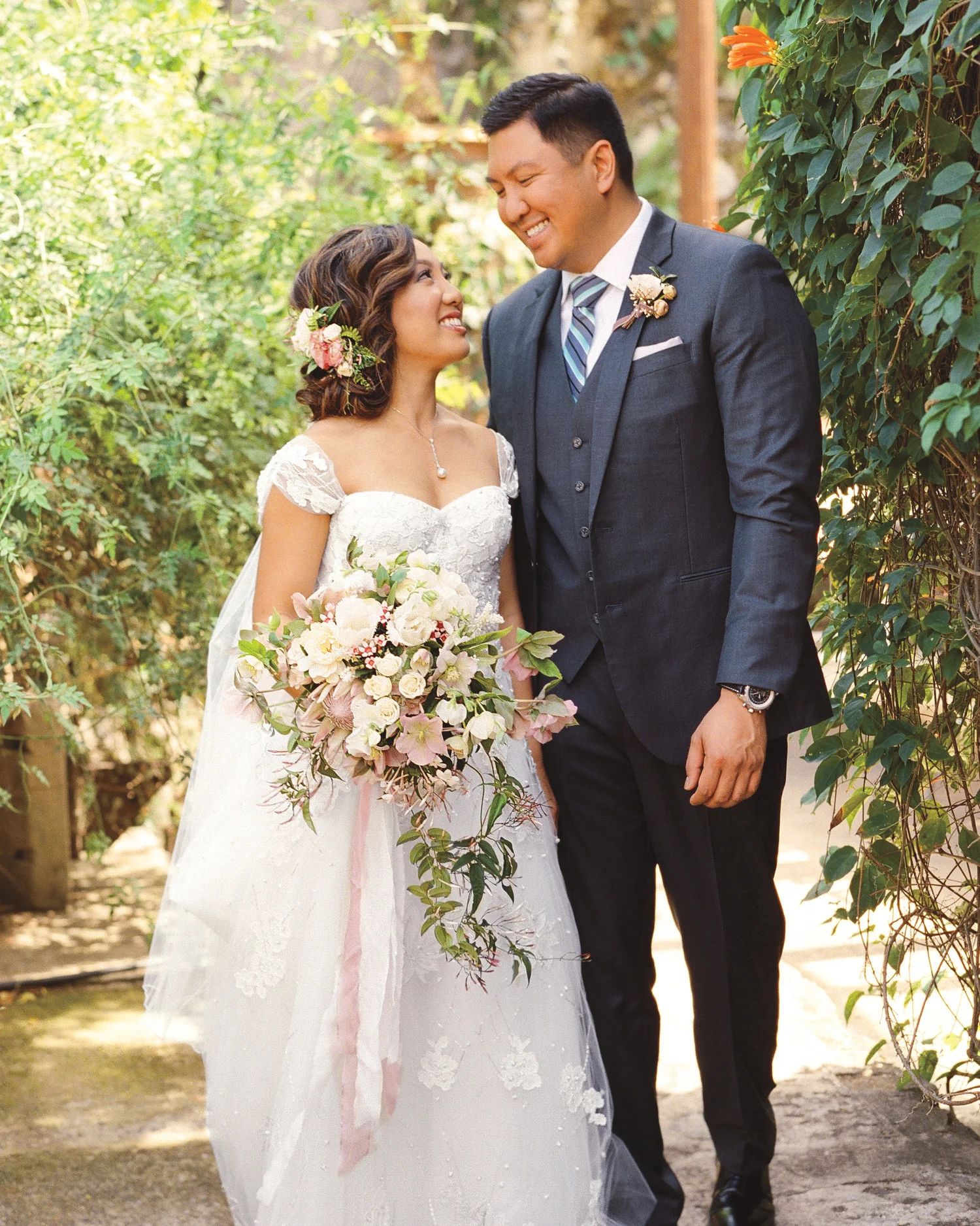 lian-erween-wedding-hawaii-0447-s112268_vert.jpg