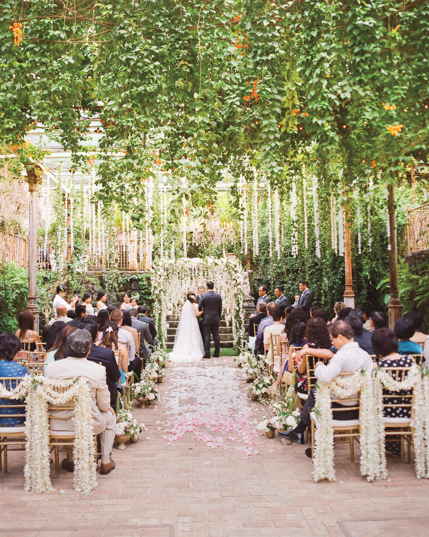 lian-erween-wedding-hawaii-0744-s112268_vert.jpg