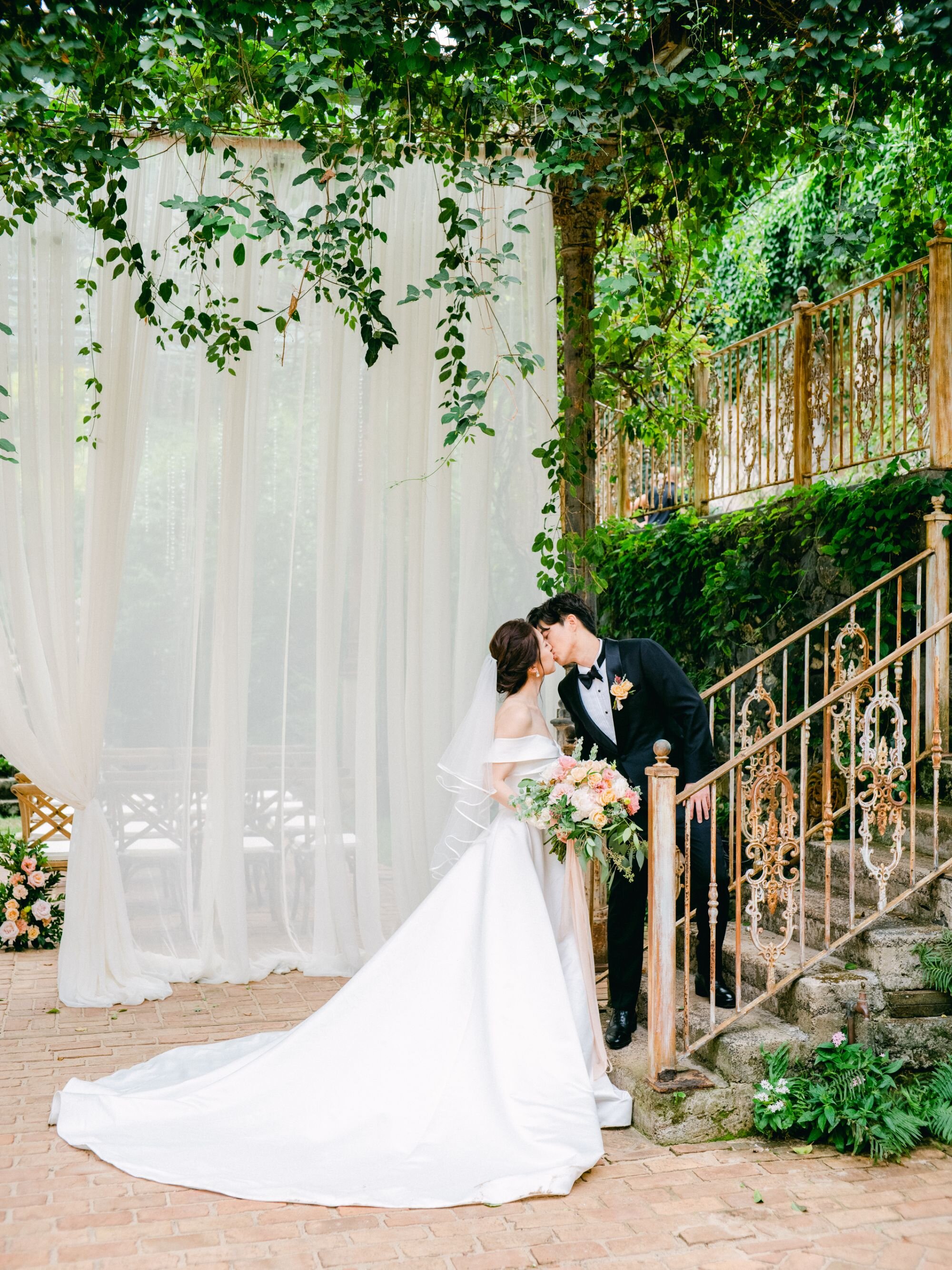 LIUSIJIFENG_HAIKUMILLWEDDING_SALLYPINERA_SOHAPPITOGETHER-122.jpg