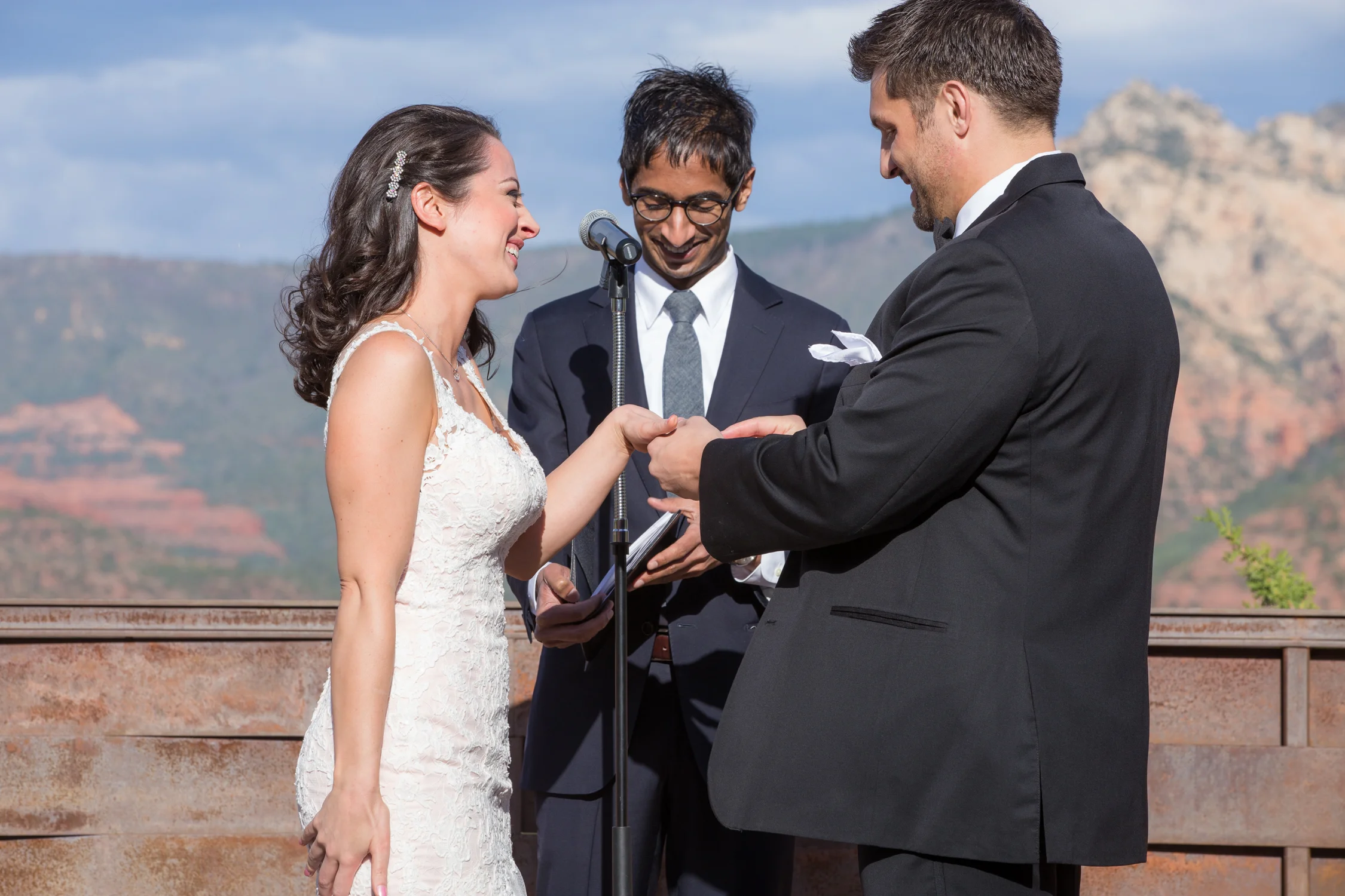 AJ_SedonaWedding_Preview_IMG_8482.jpg