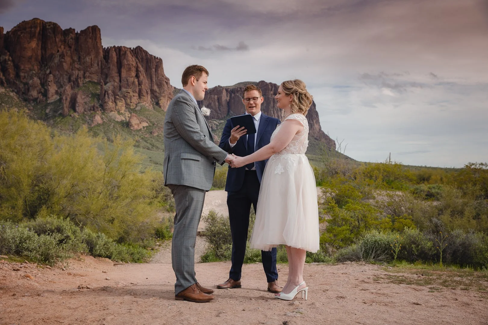 SuperstitionMountain_DesertElopement_F48A5222.jpg
