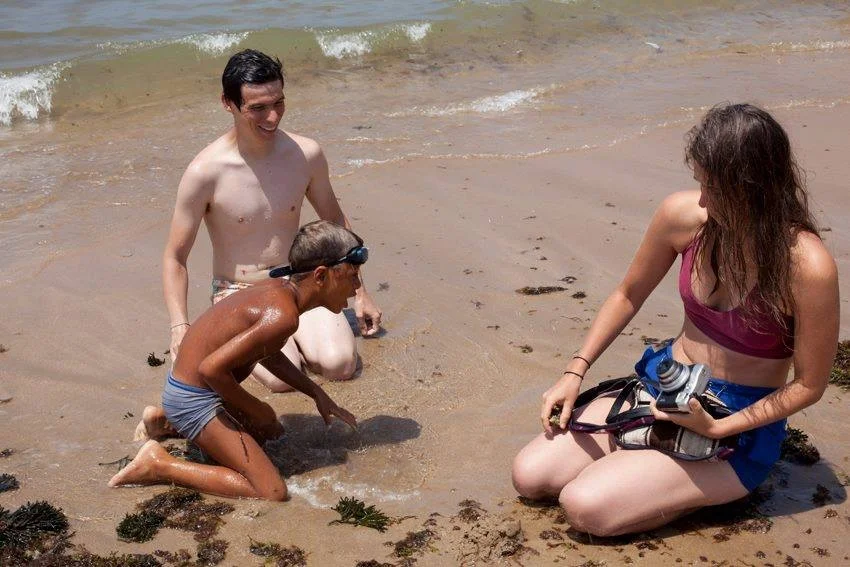 undertide_assilah_beach_kid.jpg