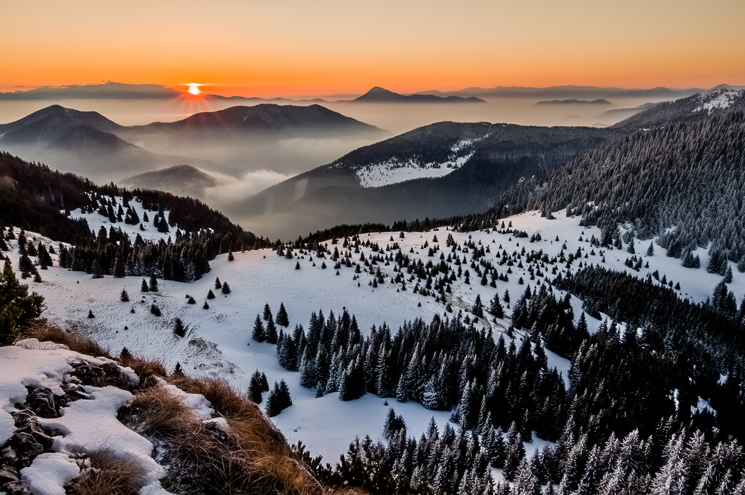 26. února 2011, Malý Rozsutec, Malá Fatra, Slovensko Nikon D300, Nikon 12-24mm f/4 AF-S DX, f/22, HDR 1/250 - 1 sec., ISO 200