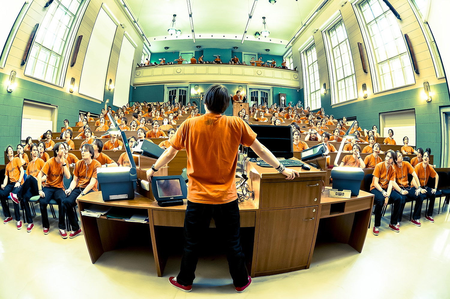 26. ledna 2012, Přírodovědecká fakulta Univerzity Karlovy v Praze Nikon D300, Nikon 10.5mm f/2.8G ED DX Fisheye, f/5.6, 1/13 sec., ISO 800