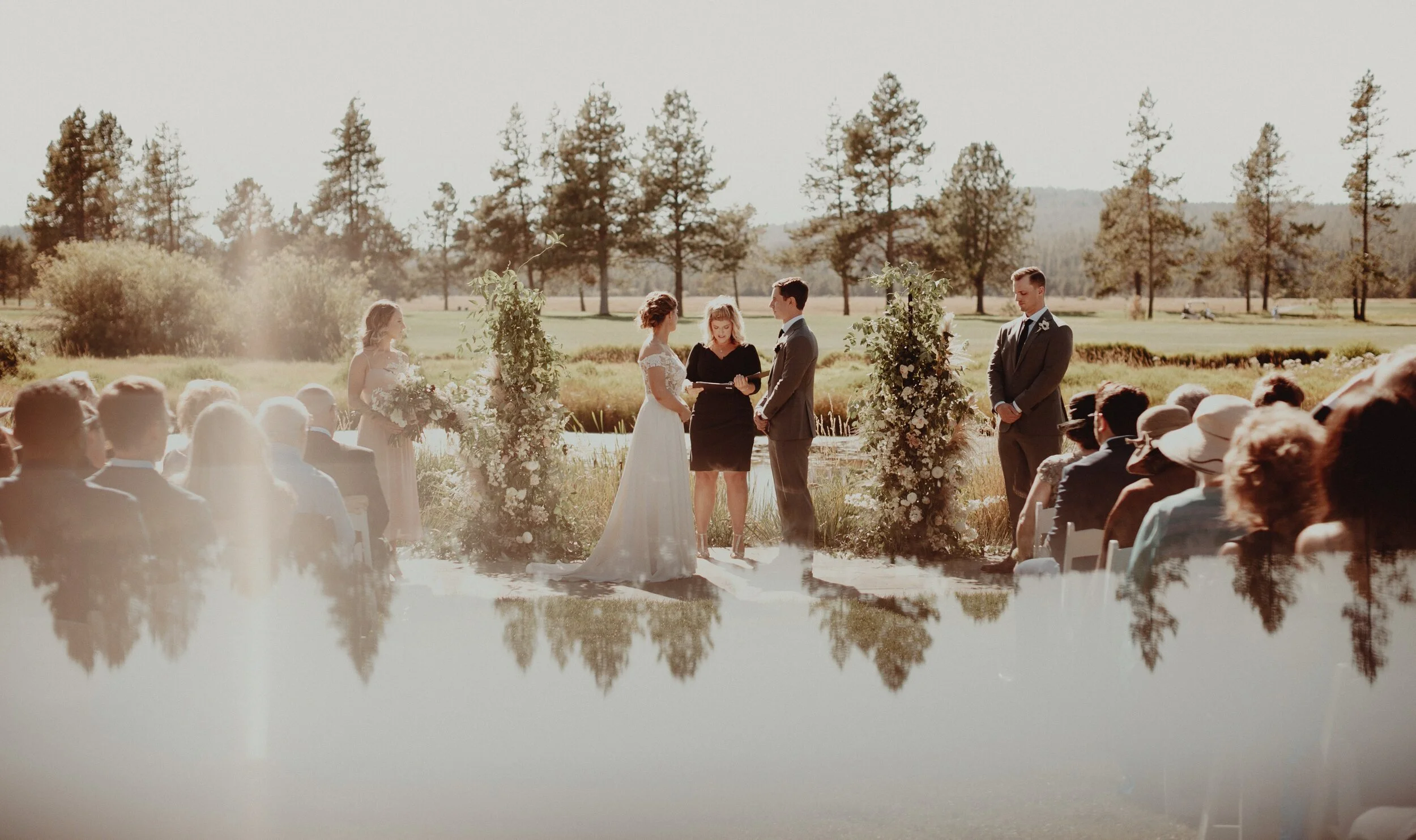 J and M Wed in Sunriver.Lauren Apel Photo469.jpg