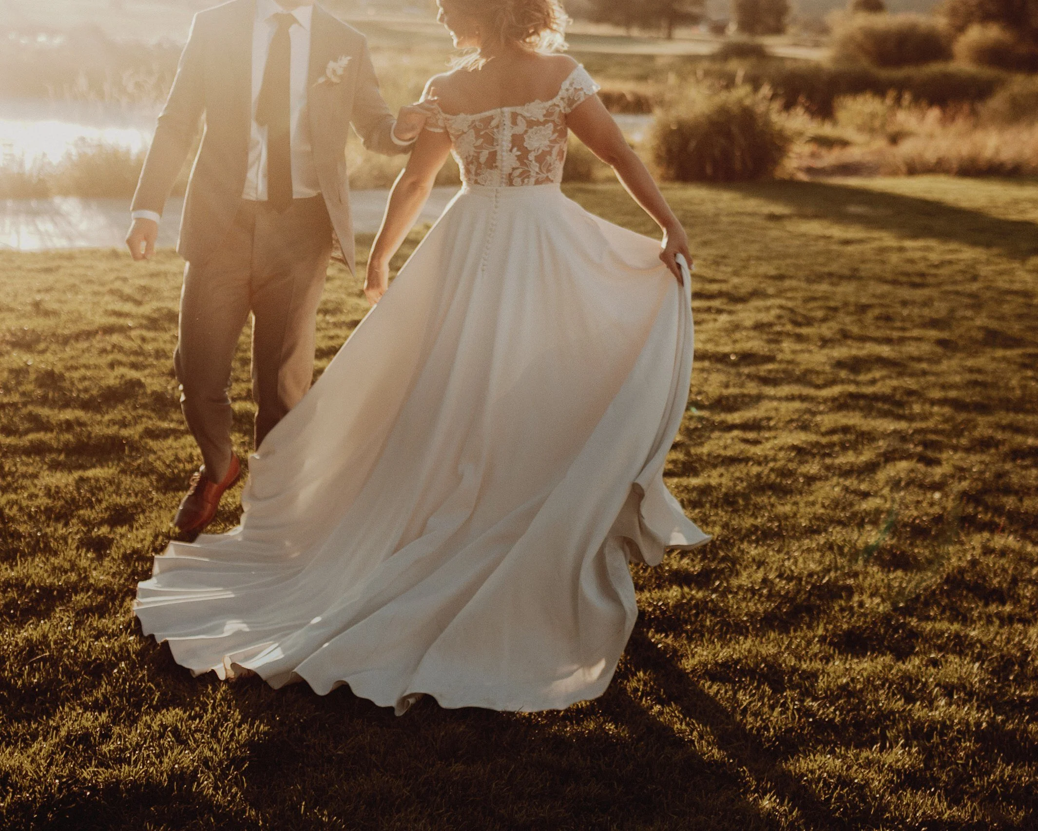 J and M Wed in Sunriver.Lauren Apel Photo974.jpg