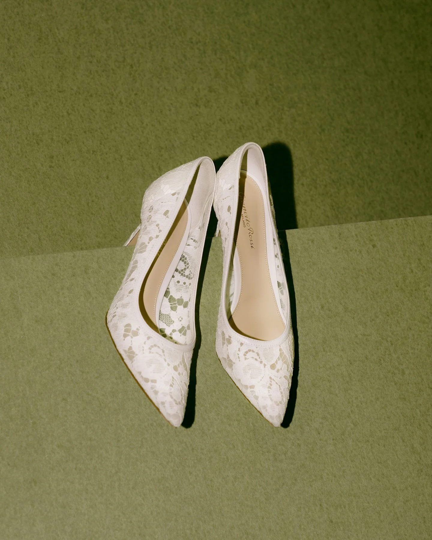 The morning with Ferrell and Ed&mdash;their families and the warm October sun. Everything was beautiful! Everything was alive! This is what I am editing today!

Floral &amp; design - @bloominggallery 
Planning - @cinergyworks @lfchili