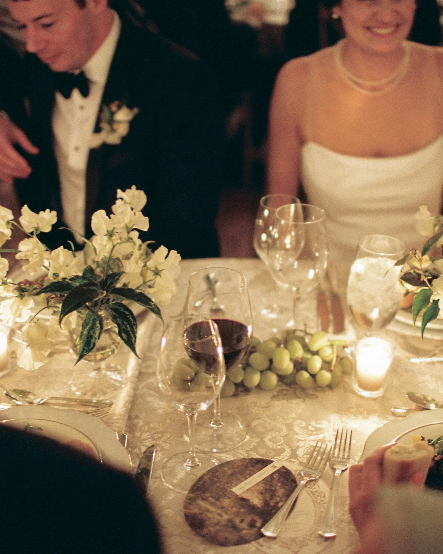 A little dinner, a little dance, a little elevator moment &mdash;the complete delight it is to be in the presence of Tricia and Page!

Planning &amp; design - @caitie.hanrahan
