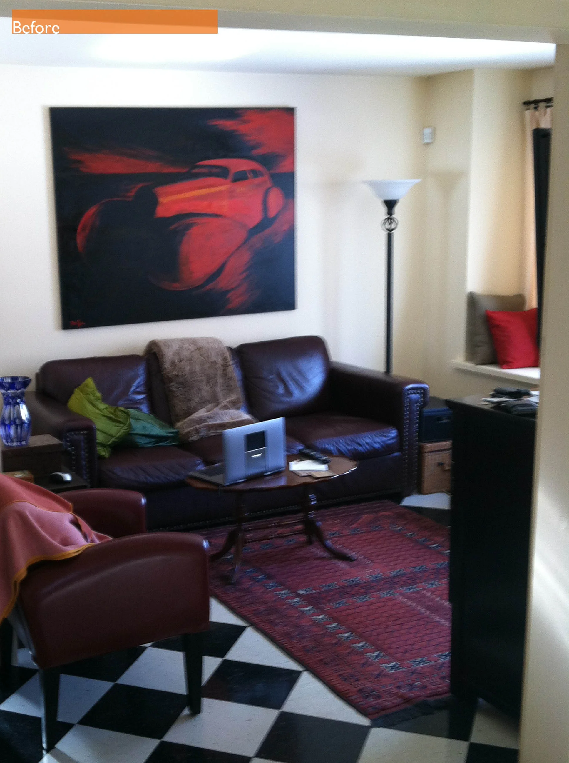 Living room (before).