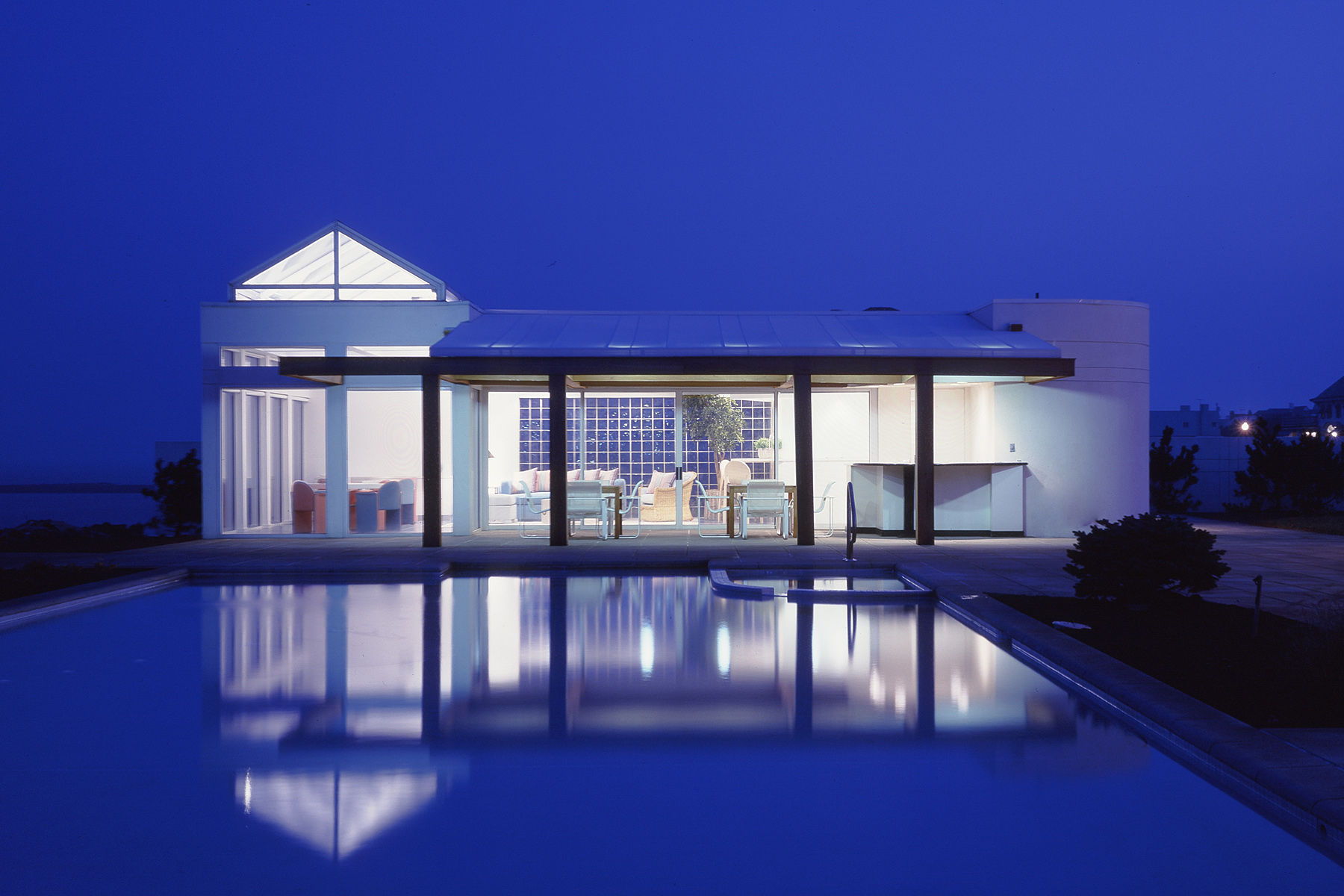 cropa_poolhouse1800.jpg