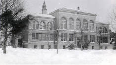 Recitation_Hall_also_known_as_Administration_building_Milwaukee_campus.jpg