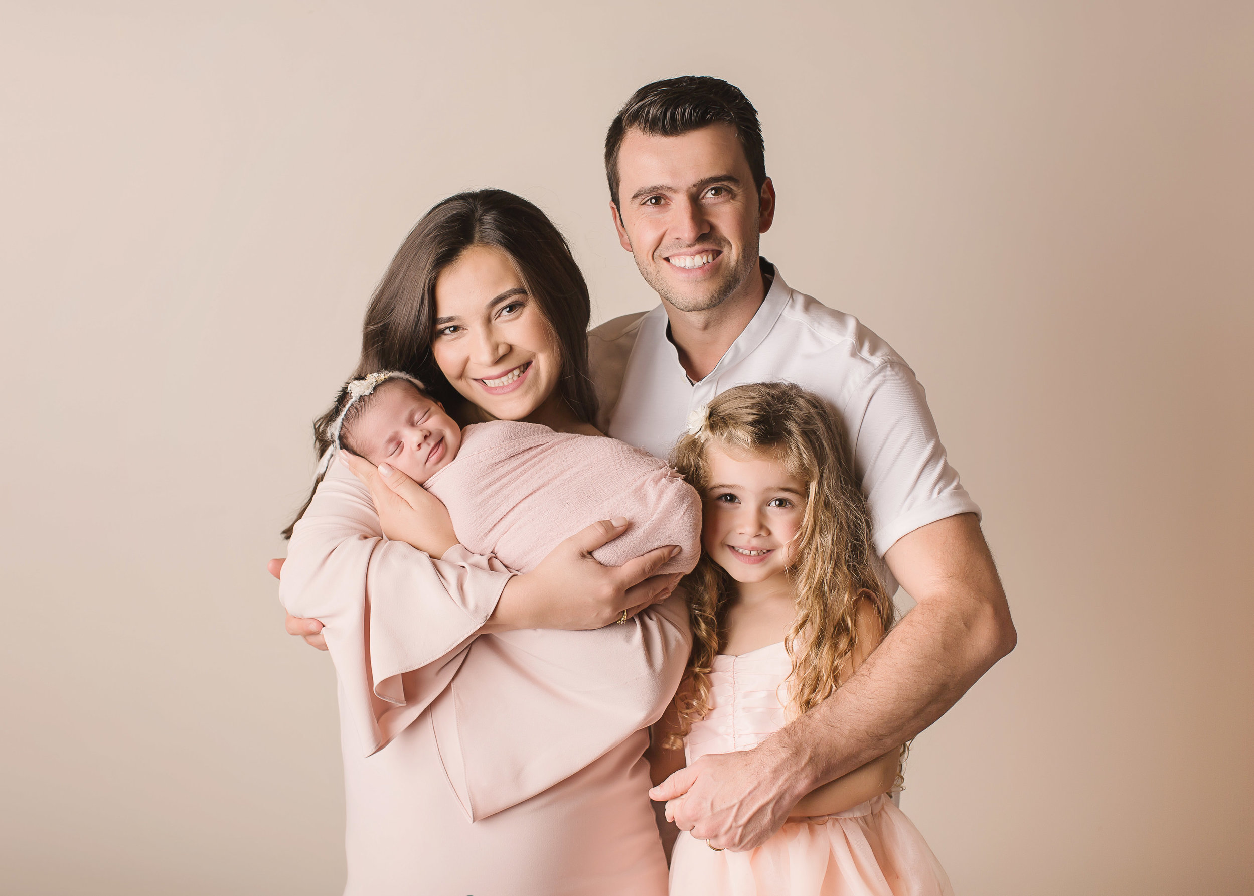 worcester newborn photographer family with sibling