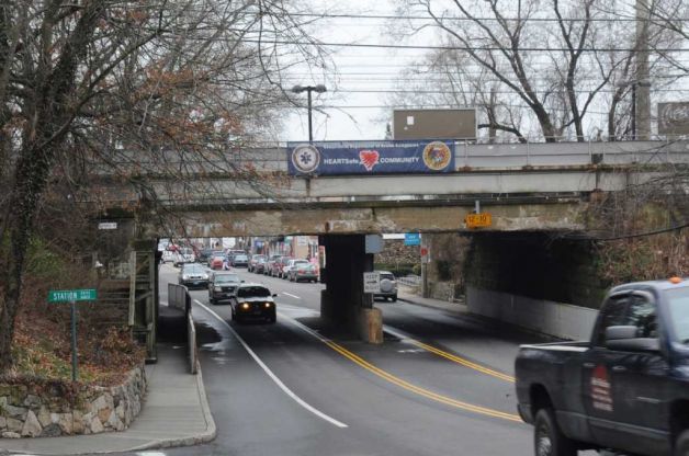 og_train_bridge_01.jpg