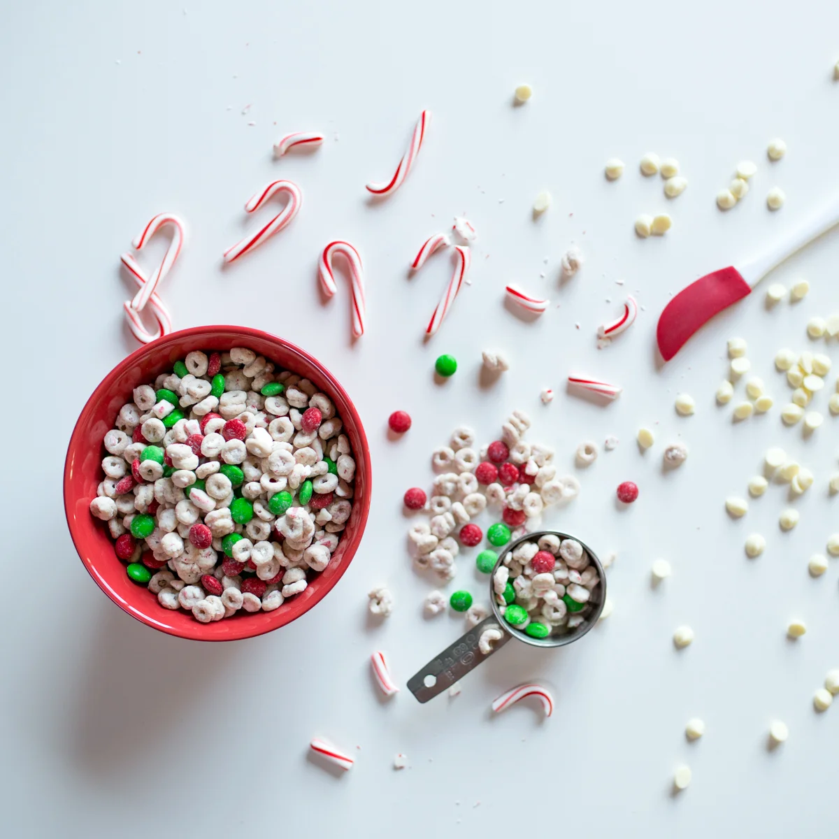20151211-Cheerios-December-MakingDesserts-IG.jpg