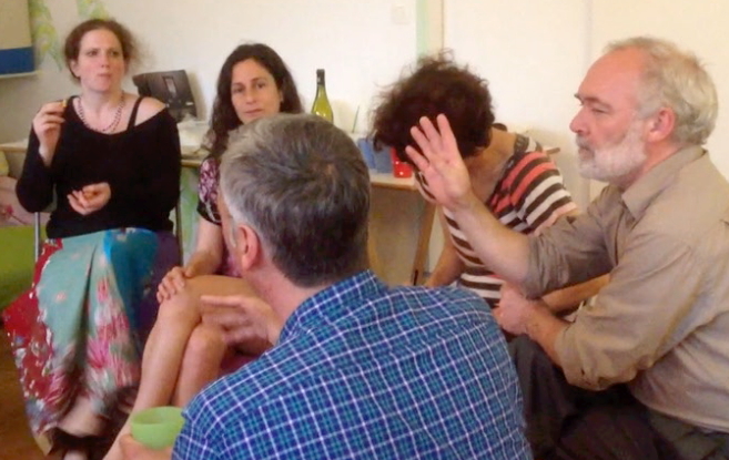 Pat Farenga conversing with French homeschoolers in Paris, France, July 3, 2013.