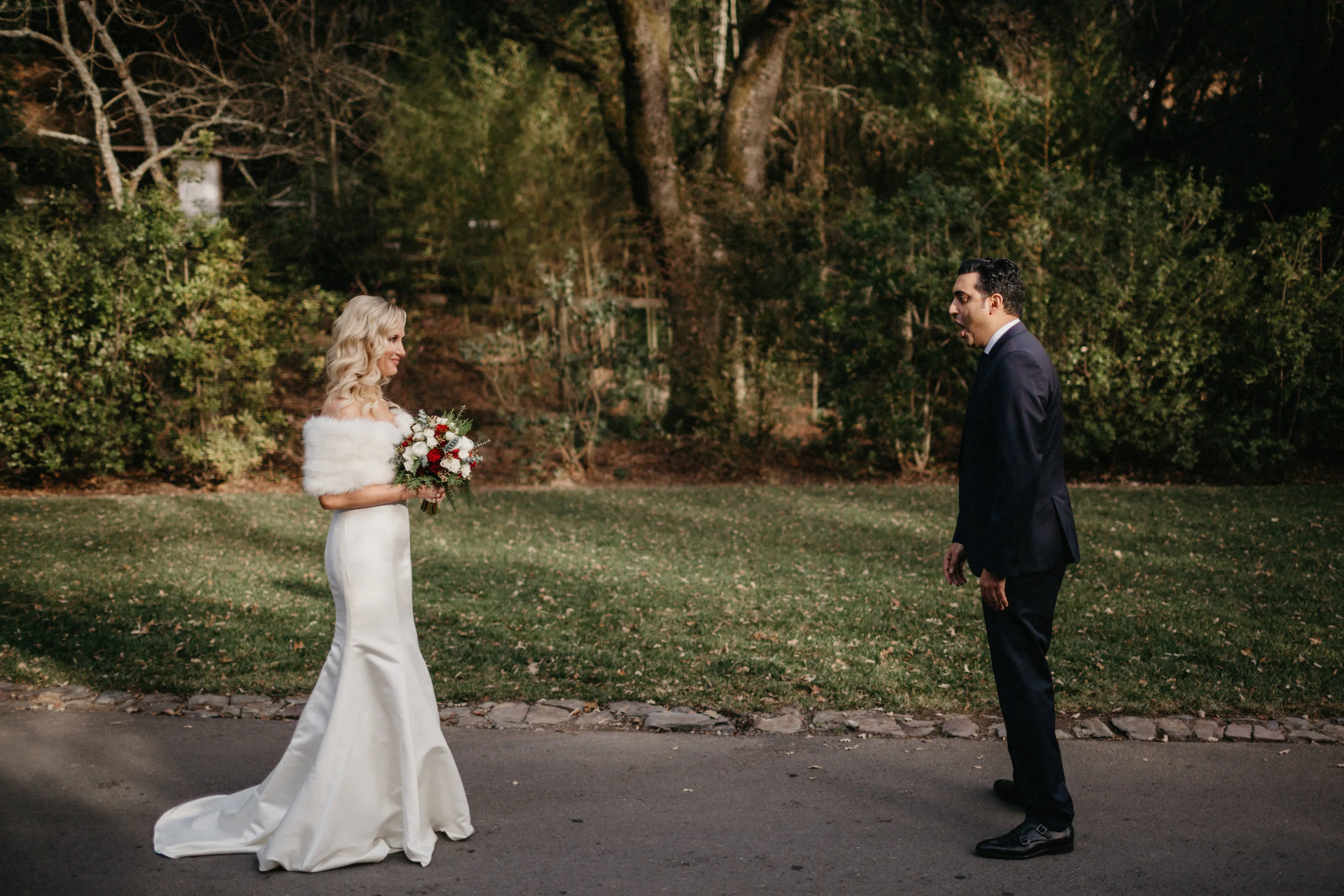 Anna Faris officiates wedding of close friend and co-producer of Unqualified