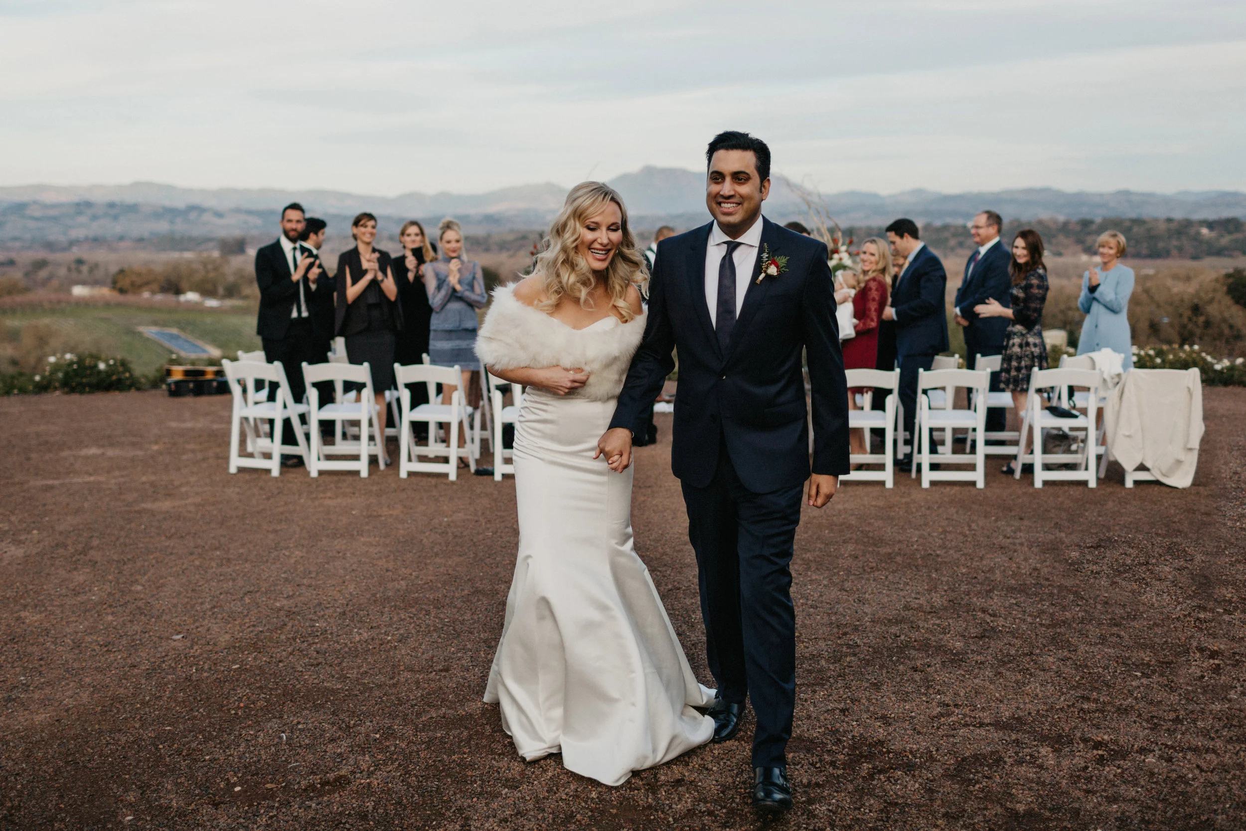 Anna Faris officiates wedding of close friend and co-producer of Unqualified.