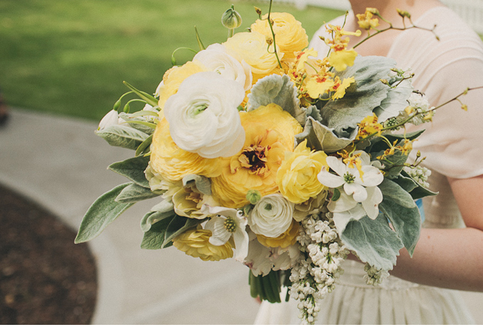 Wedding flowers, beautiful bride.