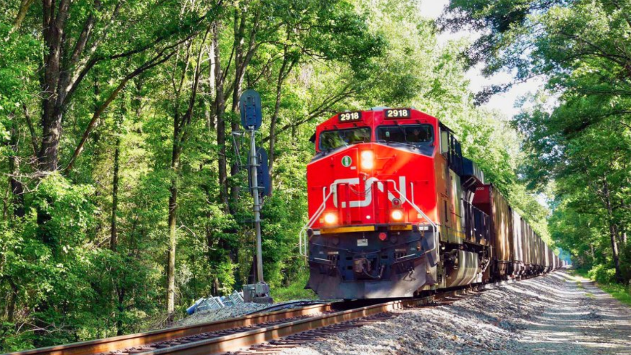 Why Railroad Workers United wants US rail infrastructure publicly owned -  FreightWaves