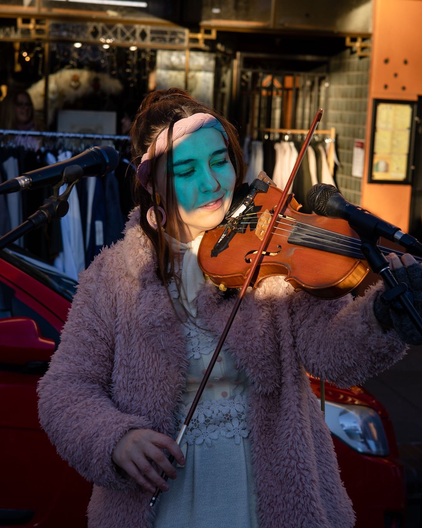 @maizycoombes playing in some late arvo Katoomba st light, with a tiny scrap of blue gel covering her face from the sun.