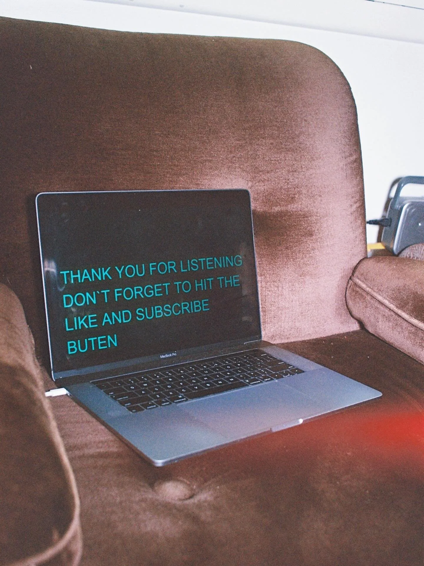 I&rsquo;ve updated my website a bit, please have a look and tell me it looks orrright. Thank you in advance. 

Photo featuring my computer with a kid&rsquo;s school presentation in the works.