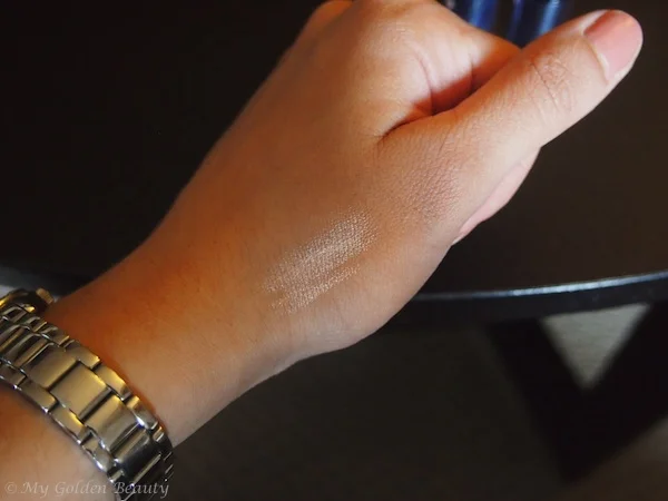 benefit-cosmetics-highlighter-on-skin