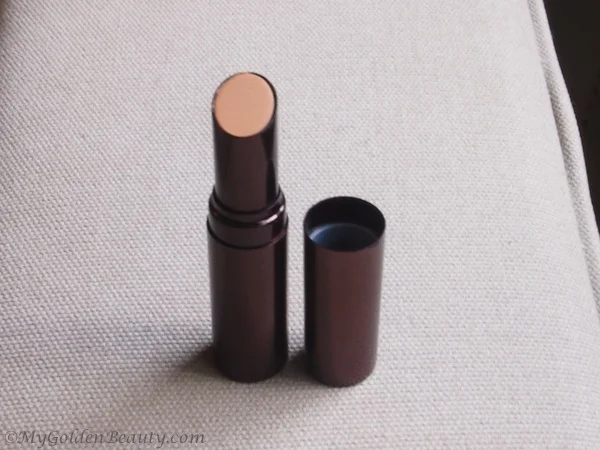 Hidden-Corrective-Concealer-Hourglass