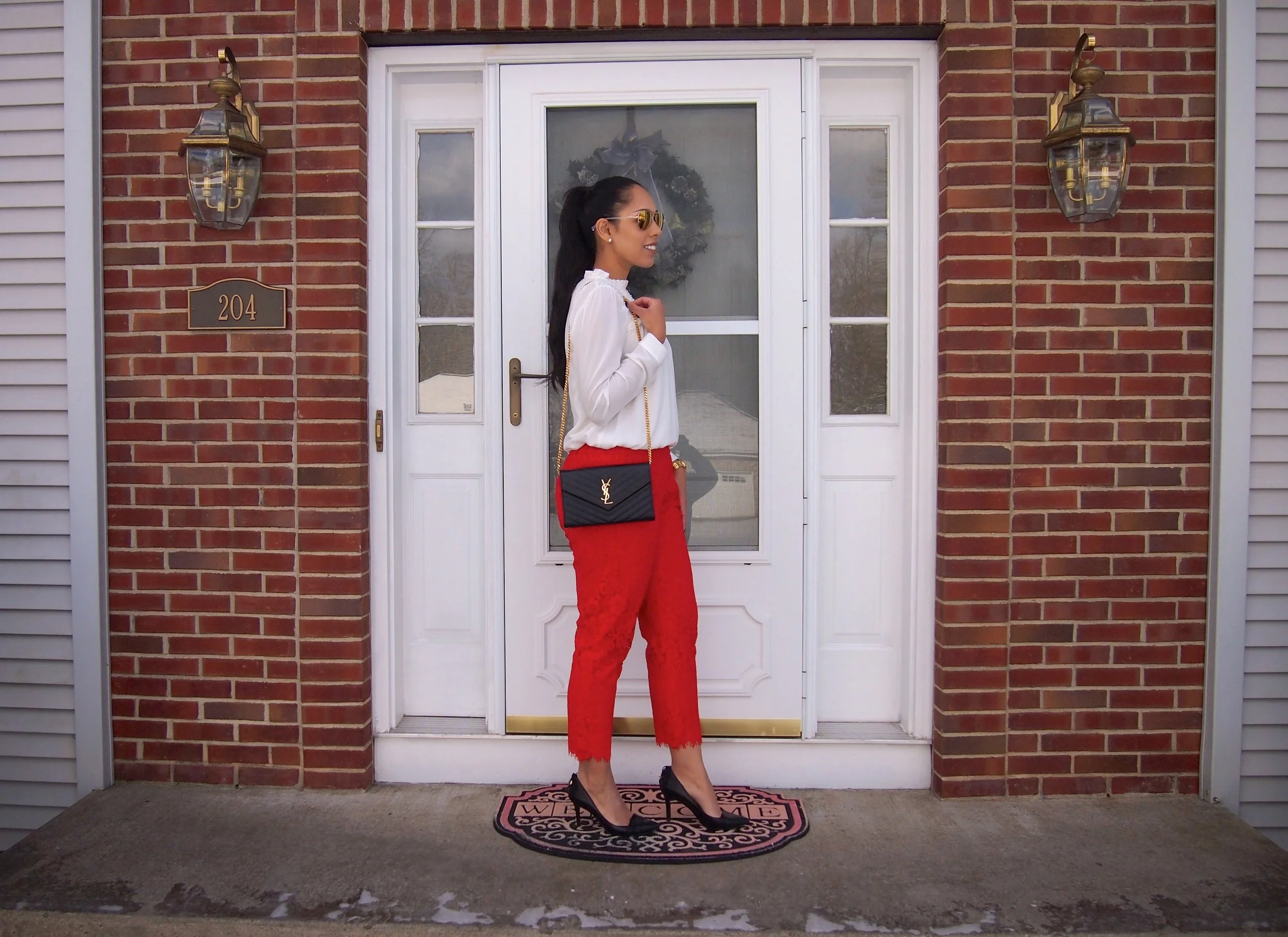 red crossbody bag outfit