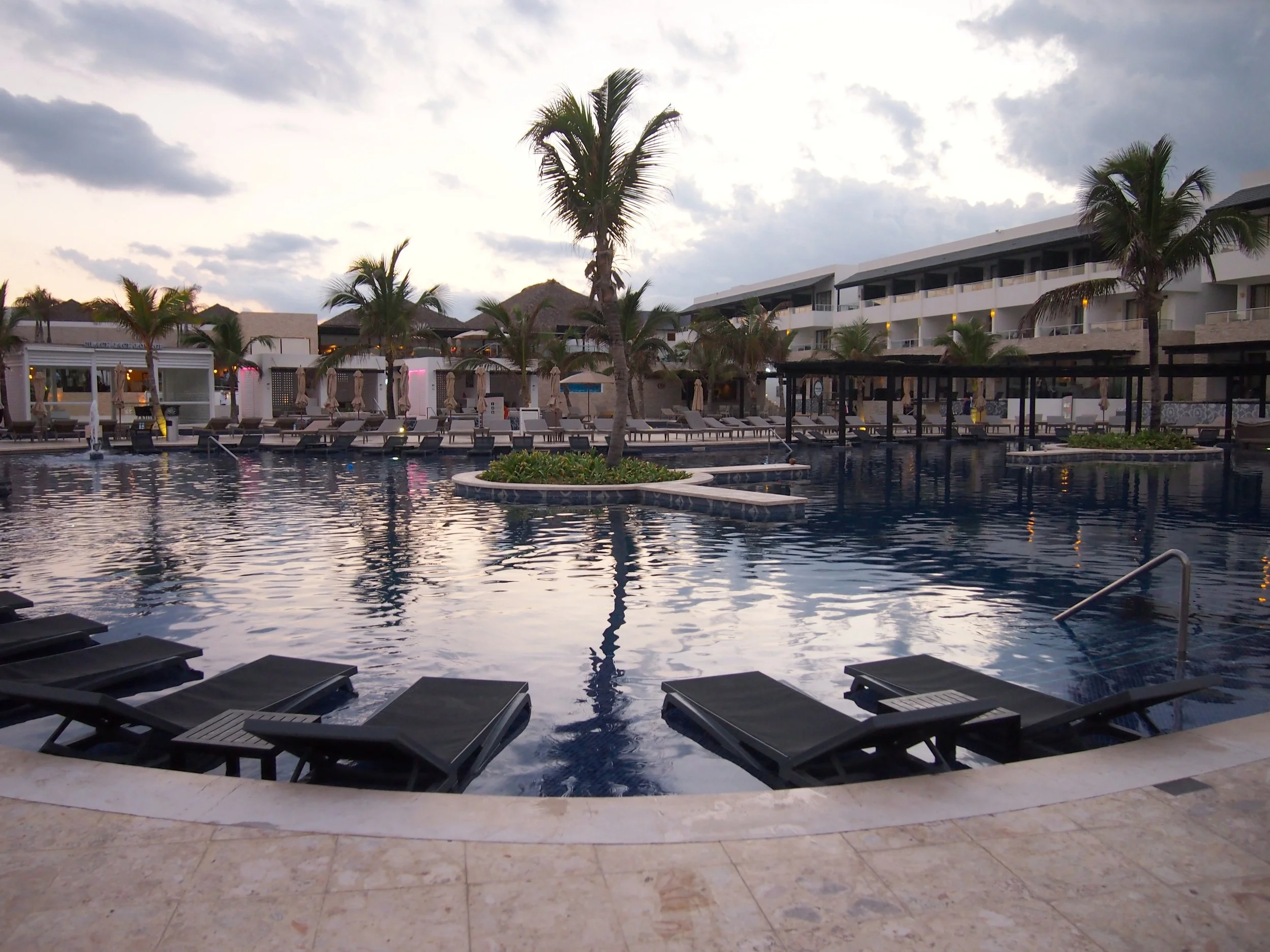 Resort-Review-CHIC-Royalton-Luxury-Punta-Cana.jpg