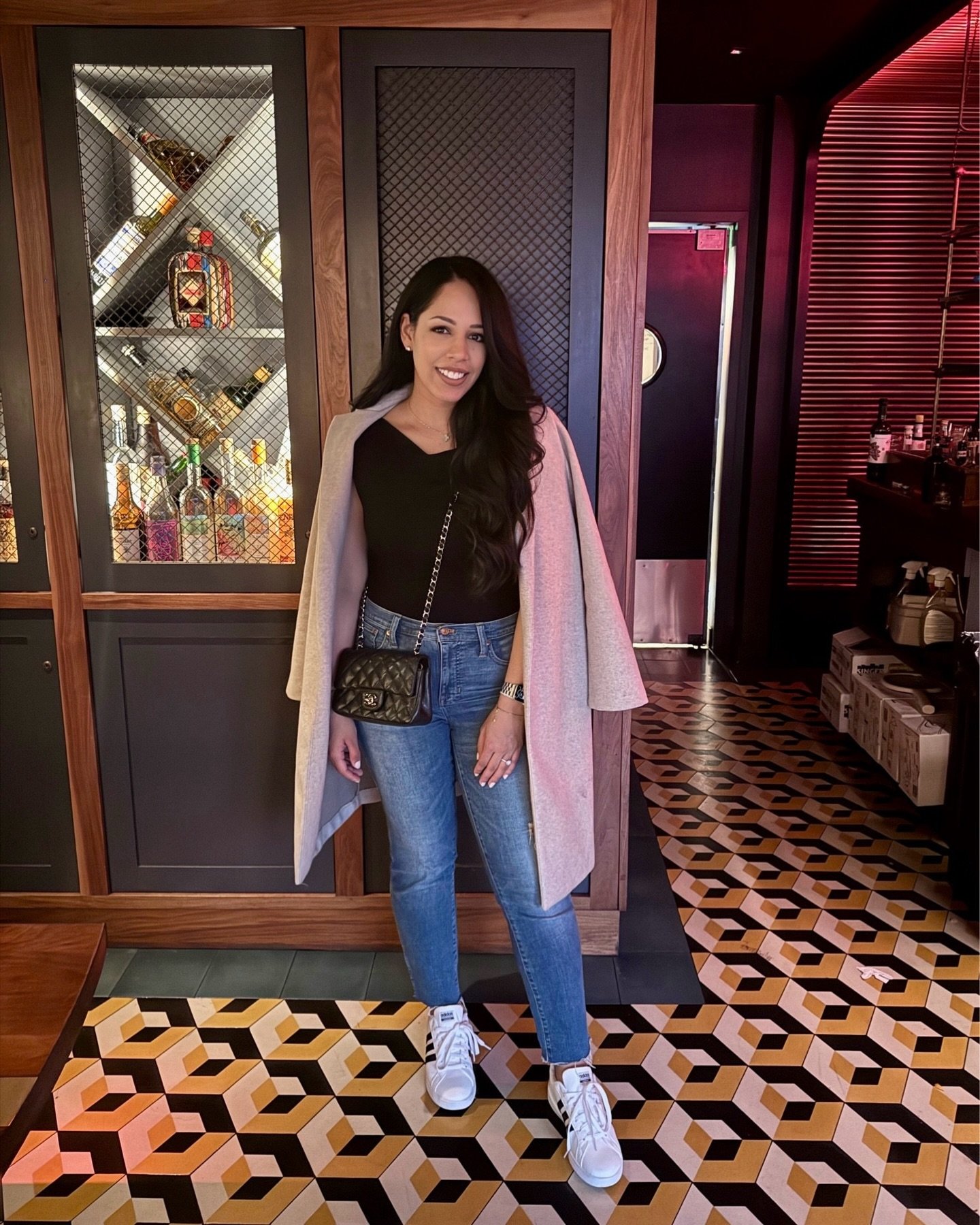 Casual style for a fun girls night out @rd_philly 🖤#phillyblogger #phillyfoodie 

Follow my shop @mygoldenbeauty on the @shop.LTK app to shop this post and get my exclusive app-only content #liketkit #LTKshoecrush #LTKstyletip https://liketk.it/4E09