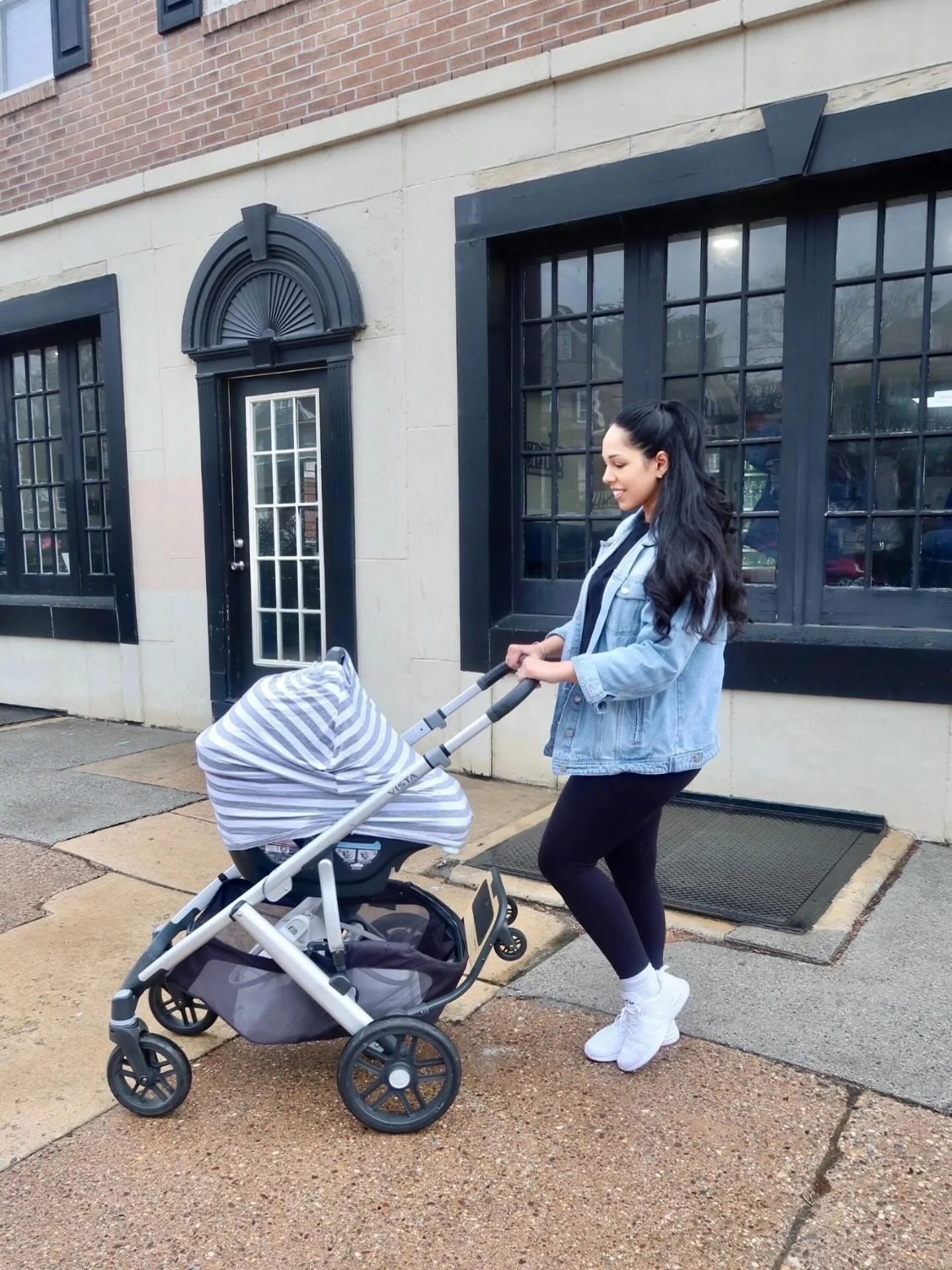 In my suburb mom era 🏡 Linking my casual outfit and baby items that I&rsquo;ve used with all three of my babies #momlife #motherhood 

Comment SHOP below to receive a DM with the link to this post on my LTK ⬇ https://liketk.it/611bP #ltkmomlife #ltk