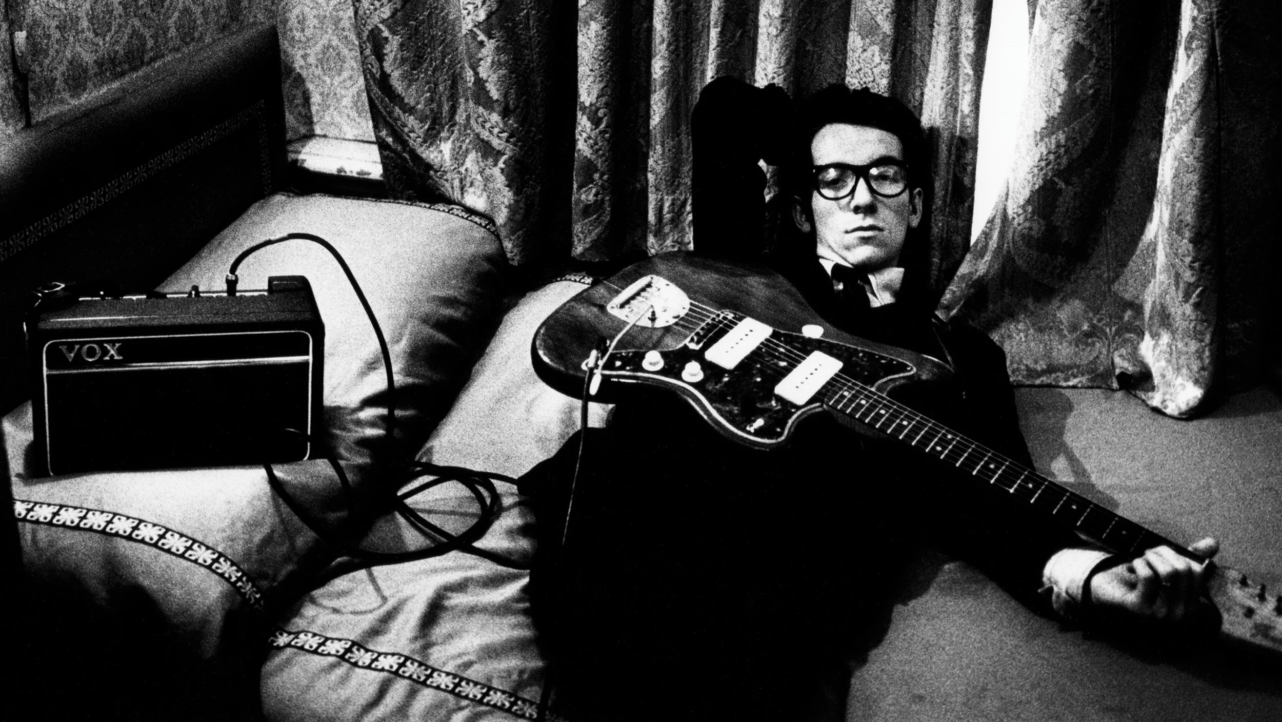 Anton-Corbijn-Elvis-Costello-portrait.jpg