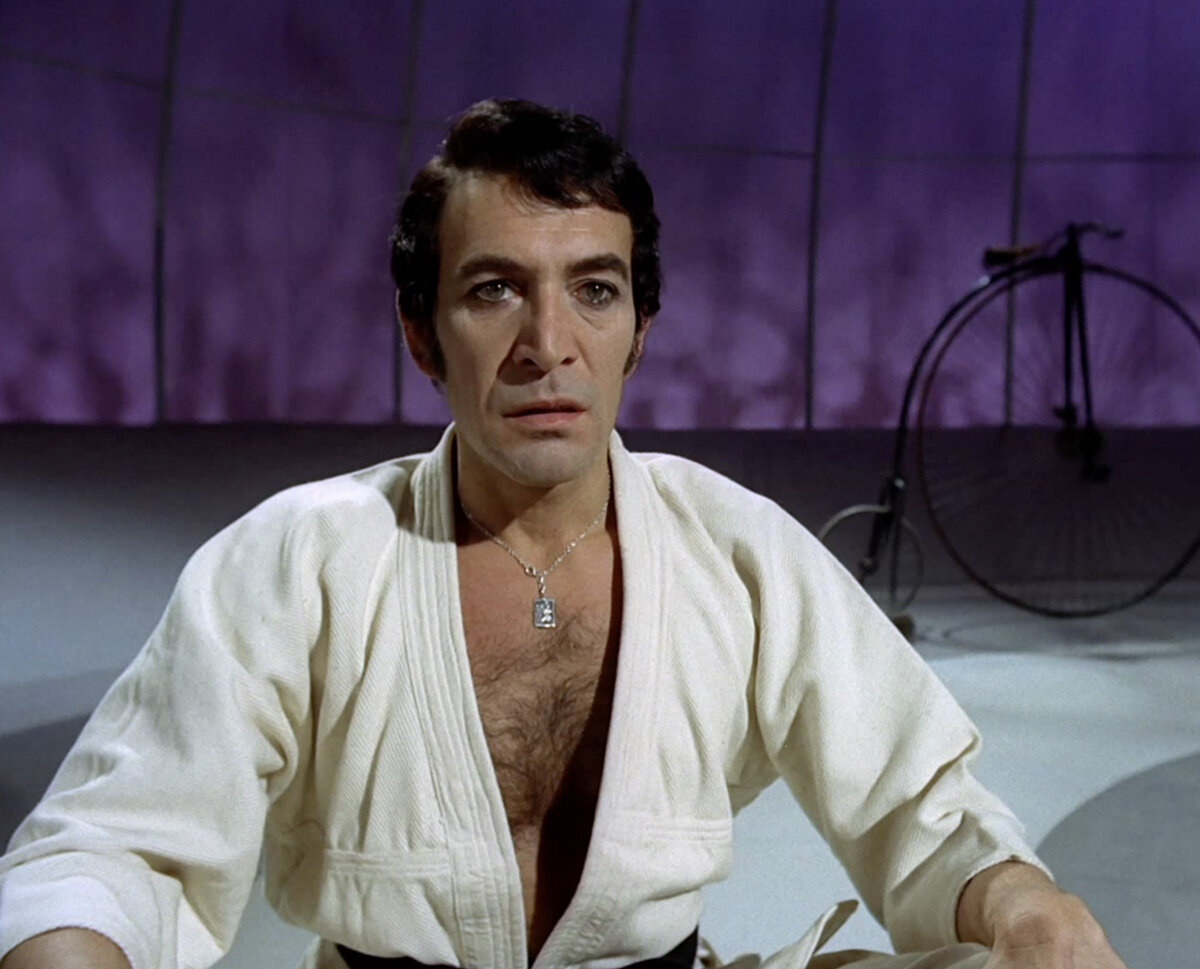 Peter-Wyngarde-karate.jpg