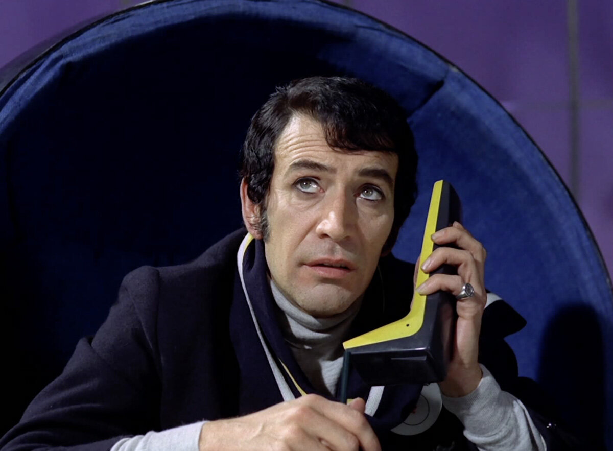 Wyngarde-yellow-phone.jpg