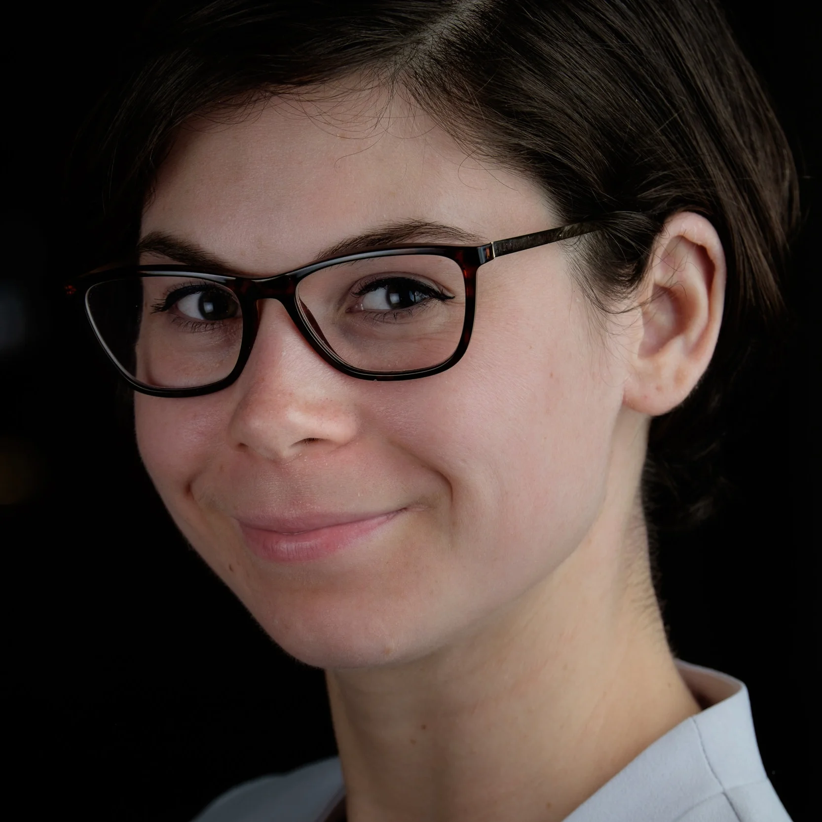 Jasmin Headshot.jpg
