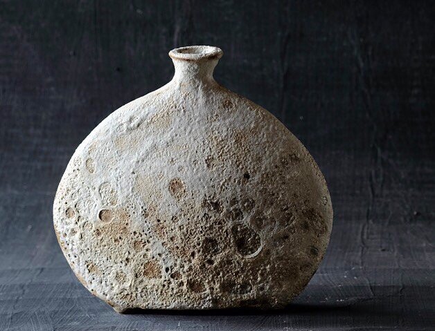 Bottle
〰️
&quot;We have art in order not to die of the truth.&quot; -Friedrich Nietzsche
〰️
Flat bottle with textured glaze made from dark stoneware clay. 22 cm 
180&euro; 〰️
For sale as part of the #artistsupportpledge #makersupportpledge  #makersgo